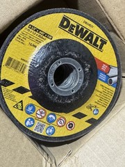 Dewalt DWA4531 Metal Cut off Wheel 4-1/2” X 7/8” X .045 – QTY 25 Wheels
