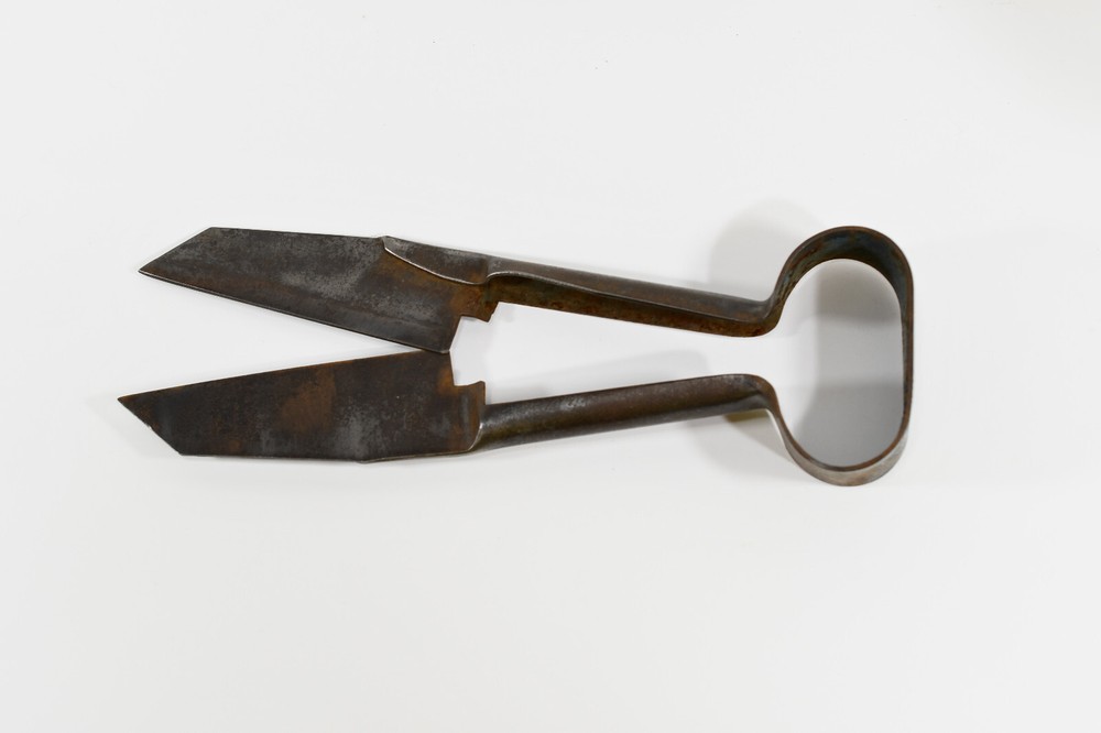 Vintage Sheep Shearing Hand Shears Wool Farm Tool Clippers M451