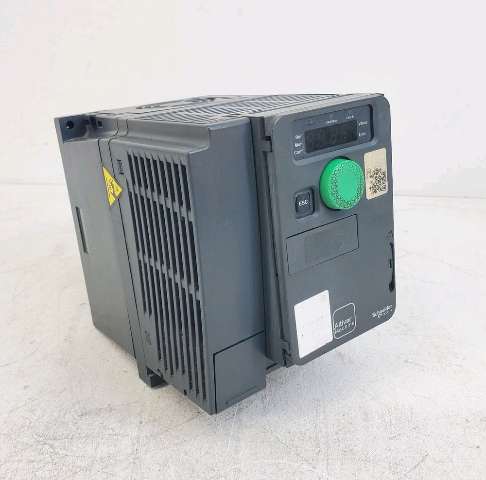 Schneider Electric Altivar 320 ATV320U15N4C 2 HP Variable Frequency Drive