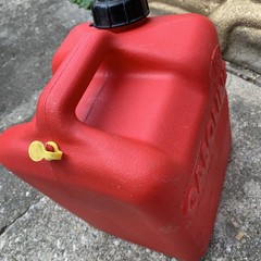 Chilton 2.5 Gallon Red Plastic Vented Gas Can Vintage Pre Ban P250