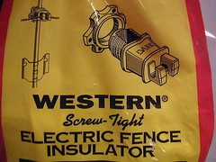 Dare – Western Electric Fence Insulators-Fiberglass or Steel Posts – ( 2 )25pks.
