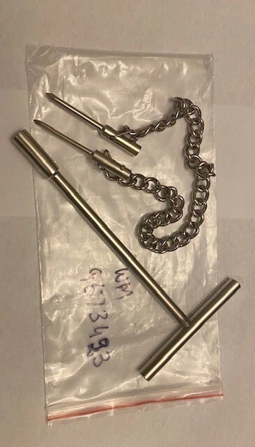 WM9673423—CHARNLEY RETRACTOR WITH 2 PIN AND HEAVY CHAIN AND T -HANDLE