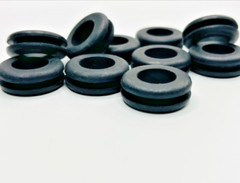 Rubber Grommets 5/8″ ID x 7/8″ OD Fits 1/8″ Panel (10 Pieces)