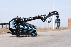 TYPHON STOMP X1300 & 509 Mini Skid Steer Rotary Wood Grabber 360° Log Attachment