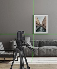 Fanttik D100 Pro Self-Leveling Green Laser Level & Tripod Set