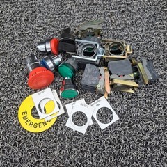 Schneider ZBV-G3, ZBE-102, ZBE-101 Monetary, E Stop, Turn, Indicator Lot of 6