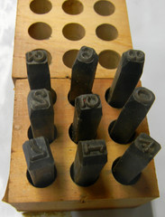 BLUE-POINT 9PC MACHINE MADE 3/16″ FIGURES STEEL STAMPS #GA-237 IN WOODEN BOX USA