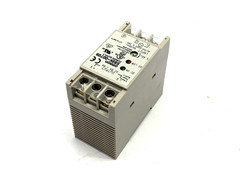 Omron S82K-00705 Power Supply 100-240VAC 5VDC 1.5A