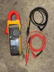Fluke 902FC True-RMS HVAC Clamp Meter With Leads No Case