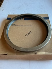 GARLOCK KLOZURE # 21086-3596 / OIL SEAL MILL-RIGHT, 8.000 ID, 9.250 OD, .625 TH