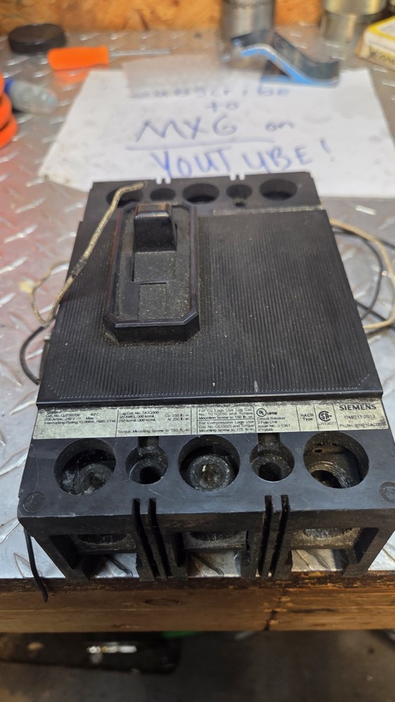 Siemens QJ23B200 200A 3-Pole 240V Circuit Breaker w/ S01QJ0R3 Shunt Trip