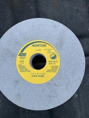 Norton Grinding Wheel 7x1x1-1/4” Hole, 32A60-K5VBE