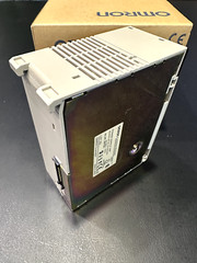 Omron C200HW-PA204S PLC Power Supply Module – New Open Box