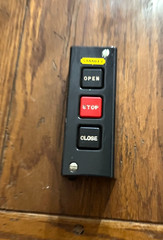 STANLEY AUTOMATIC OPENER 320-663 3 BUTTON STATION OPEN, STOP, CLOSE