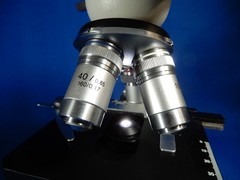 Omax Four Lens With Slide Stage Microscope Lightg and Aperature Control Good Use