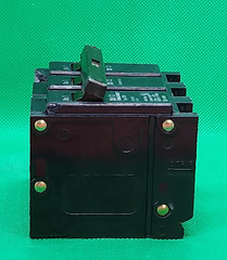 CHALLENGER C3100 3POLES 100A 240V CIRCUIT BREAKER [2RE4-1]