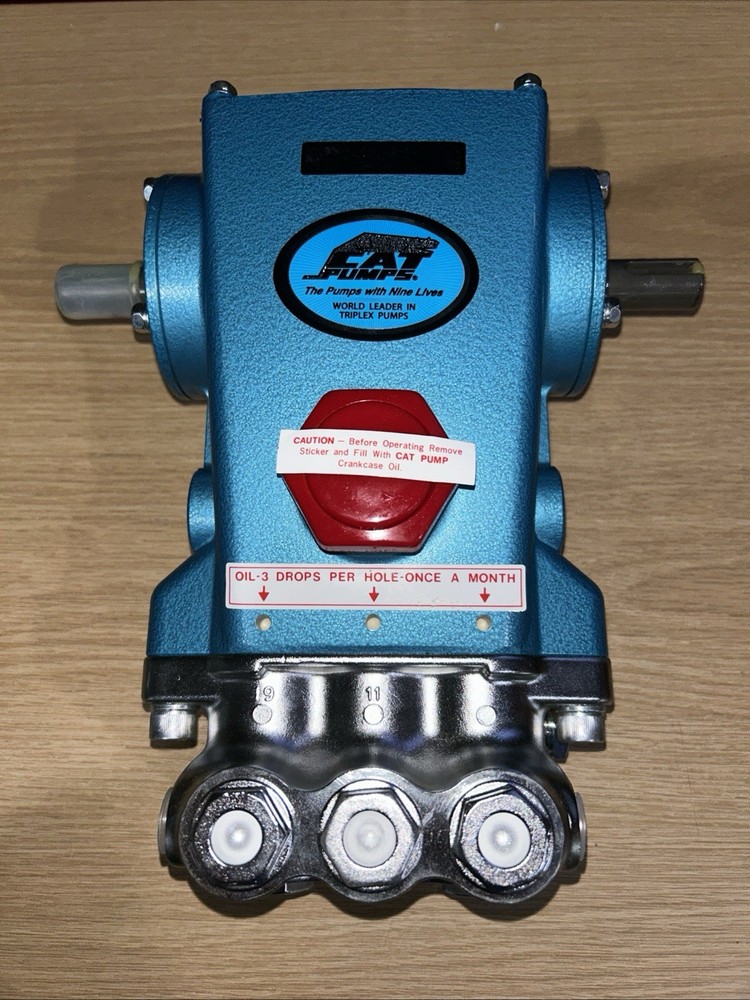 CAT PUMPS Plunger Pump 4 GPM 2200 PSI 1/2″Inlet 3/8″ Discharge Blue/Silver 310