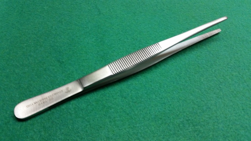 O.R PREMIUM GRADE THUMB DRESSING FORCEPS SERRATED 5.5” SURGICAL INSTRUMENTS