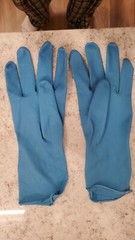 Box of 100 Covidien 18 mil ChemoPlus Latex Hand Specific Medium Gloves CT0192-1
