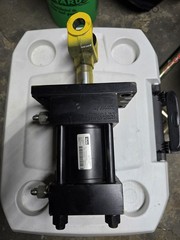 Parker 3.25″ Bore 2 Inch Stroke Hydraulic Cylinder Model# 3.25J2HHNAT1S13AC2.000