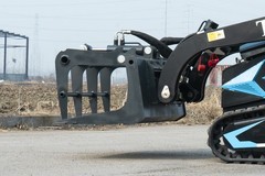 Mini Skid Steer Heavy Duty Grapple Bucket Solid Bottom– Fits TYPHON STOMP X1300