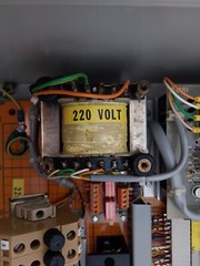 EMRI CXC10 Accelerometer Amplifier & Supply Box 1-20Hz 220 Volt