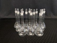 (12) PYREX Glass Class A 100mL TC Volumetric Flask w/ #13 Stopper 5640 5680