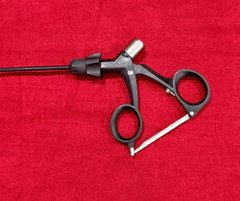 Laparoscopic Fenestrated Grasping Forceps 5mm For Laparoscopic Surgery