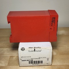 Allen-Bradley 440R-S07139 CU2 Safety Relay 24V AC/DC