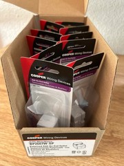 Case of 10 Cooper Wiring Devices BP2607W-SP Polarized Add-an-End Outlet Free P&H