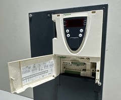 Schneider Electric Altivar 71 30kW/40HP 480V Frequency Converter ATV71HD30N4Z
