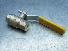 UNKNOWN FIVE, 1/4″ BALL VALVES. 1/4-600