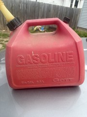 GOTT 2.5 gallon 9.5 Liter Gas can NICE
