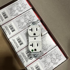 ⚡️Pass & Seymour TR8300H-W 20A Duplex Receptacle 125V 5-20R White Tamper Res⚡️
