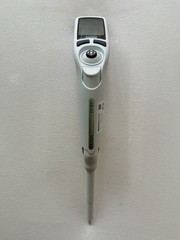 Rainin E4 XLS Pipet XLS ~ 20-200ul LTS ~ Single Channel ~ Calibrated