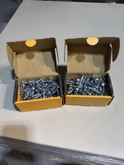 2 boxes of 100 Dewalt 05523PWR Spike Carbon (200 PCS) 1/4″ x 1-1/4″ – New In Box