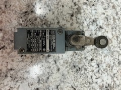 Allen Bradley 802T-ATP Oil Tight Limit Switch Enclosure / Boitier Type 4 & 13