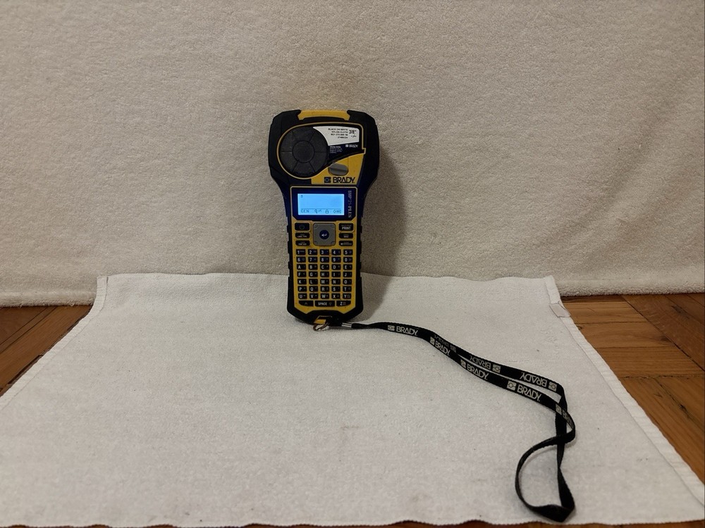 Brady BMP 21-PLUS Handheld Portable Label Printer Black Yellow – No case WORKS!