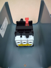 SQUARE D SCHNEIDER 9421V1G30 TYPE 1 ENCLOSURE 600V 20 A LOAD BREAK SWITCH