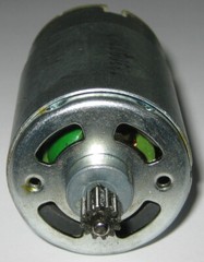24 V – 1800 RPM – Slow Speed Electric DC Motor w/ 12T Steel Gear – High Torque