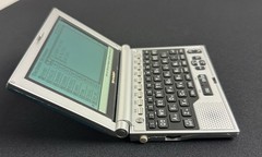 Sharp Electronic Dictionary, Model ( RD-6800 ) Working (Batteries) Not Included