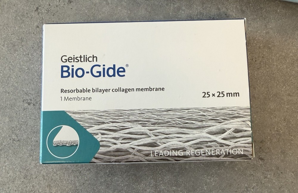 Geistlich Bio-Gide Resorbable Collagen Membrane 25x25mm Expiration: 2028-04