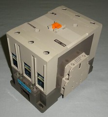 LS Metasol MC-130A Contactor MC130A Coil Voltage 120VAC 3 Pole NEW