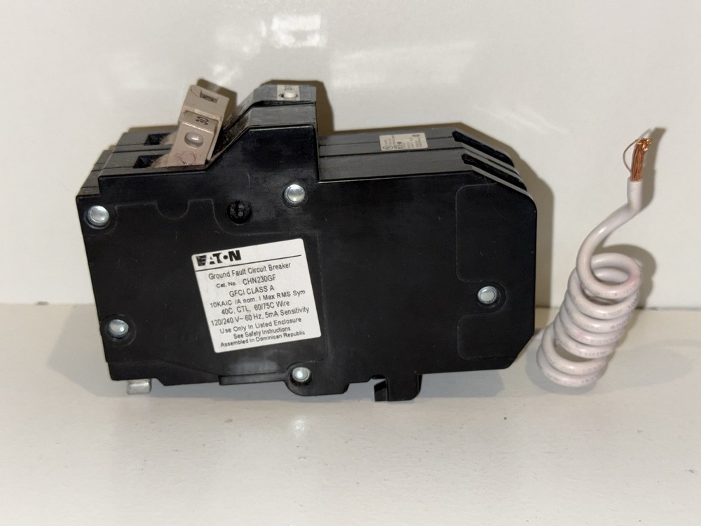 Eaton CHN230GF 30A Ground Fault Circuit Breaker *NOB* Tie Bar Is Broken
