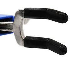 Eisco Labs 3 Finger Adjustable Clamp on Stainless Steel Rod – 2.3″ Max Opening