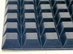 Guitar Pedal Feet 1/4″ Thick x 1/2″ Wide Solid Rubber Stick On Bumpers 20 Pack