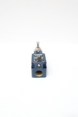 Schmersal MV10H 330-11Y-M20 Limit Switch 250v-ac