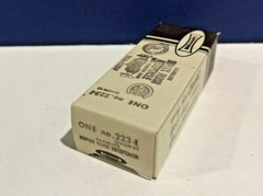 Leviton IVORY Duplex RECEPTACLE Side Wire 15A 125V 2W NEMA 1-15R NEW 223-I