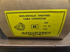 100 Count Metalectrics 3/8” Non-Metallic Sheathed Cable Connector – NOS