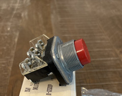 Allen Bradley 800T-B6A Red Push Button Type 4.13 Series T – New In Box